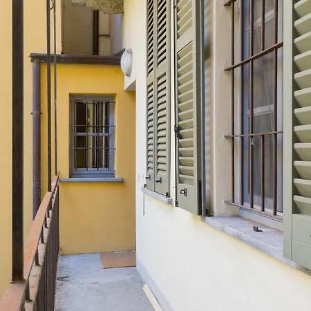 Cosy Apartment 2 Minutes From Duomo Milan Exterior photo